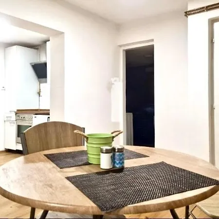 Apartament Maher Apt Central - Gated Parking